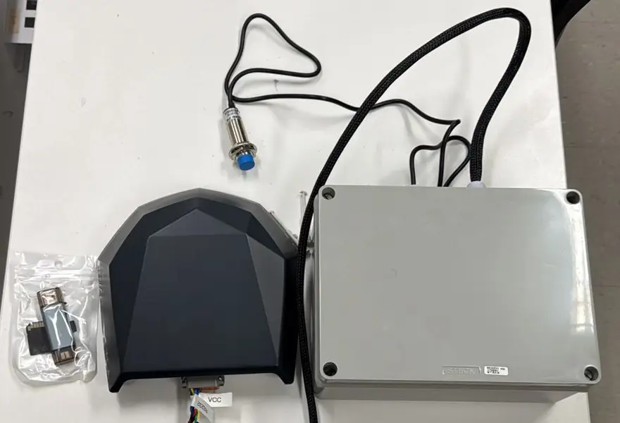 Kit de hardware AG4 sobre bancada